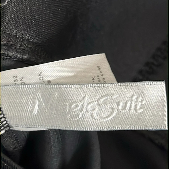 MagicSuit Sweetheart Ruched Neckline One Piece Swimsuit in Black - NWOT - Sz 12 - Picture 6 of 10